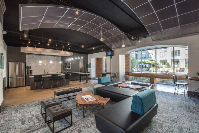 Salón para residentes - Shoreline on Lake Carolyn