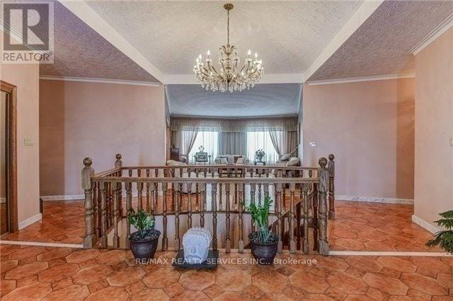 Photo - 32 Fenton Way