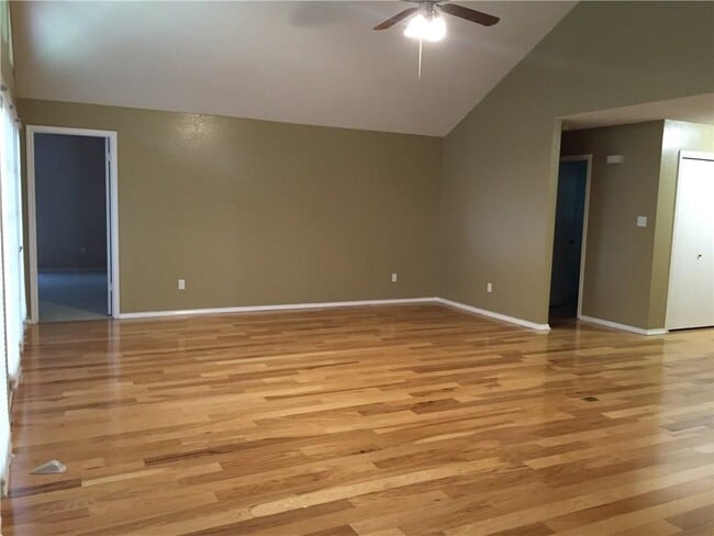Photo - 109 Simpson Ave