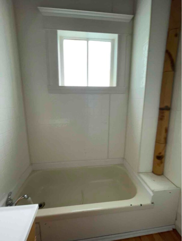 Photo - 210 E Hackberry St