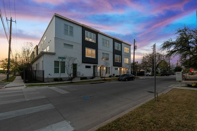 Photo - 3500 Harmon Ave