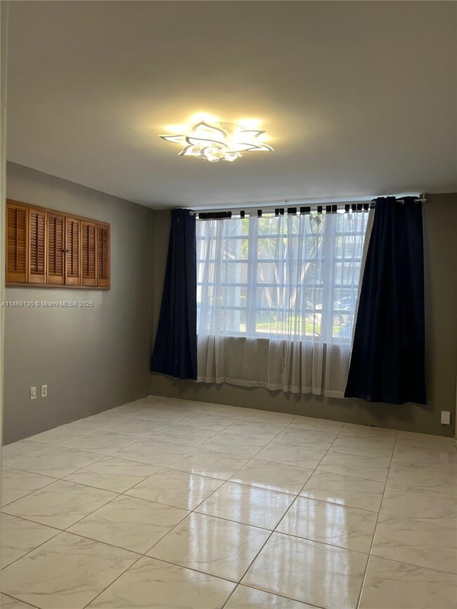 Photo - 1710 NE 191st St Unit 100-3