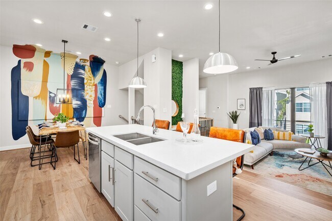 Photo - 2110 Stuart St