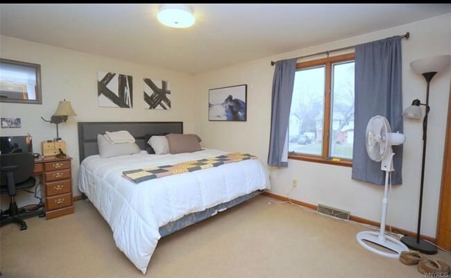 Photo - 225 Sunshine Dr