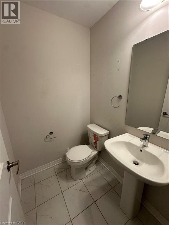 Photo - 585 Colborne St E