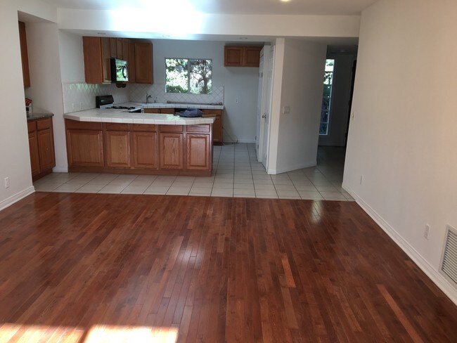 Photo - 16806 Mooncrest Dr Unidad Duplex