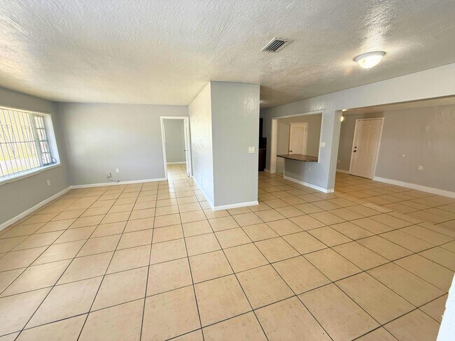 Photo - 930 NW 176th Terrace