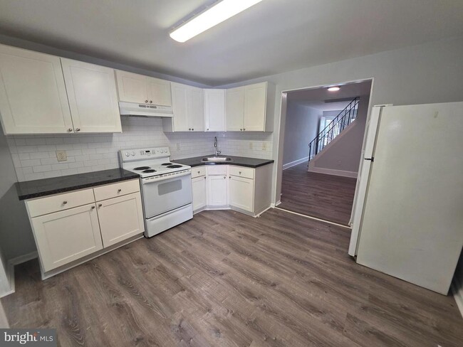 Photo - 714 Roebling Ave