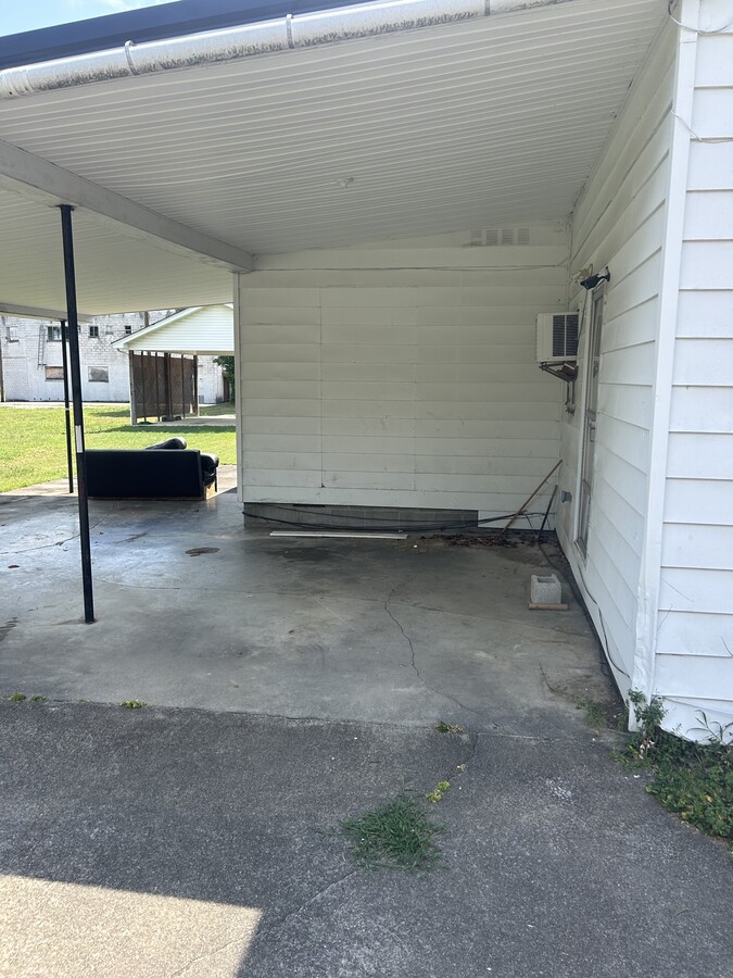 Photo - 308 N 3rd St Apartments Unit 4
