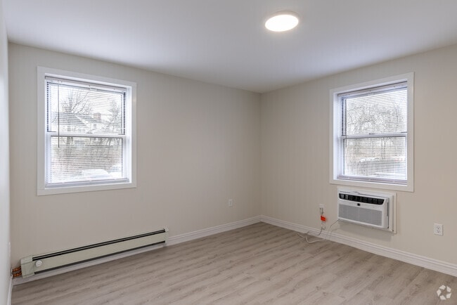 2BR, 2BA - 1,150SF
