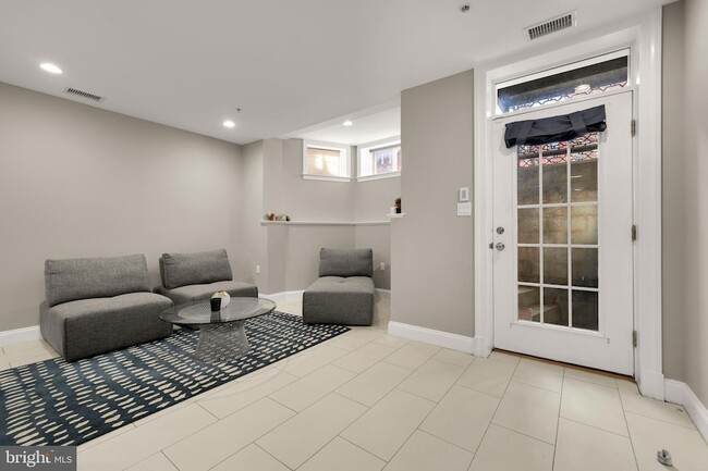 Photo - 1135 6th St NW Unit 1