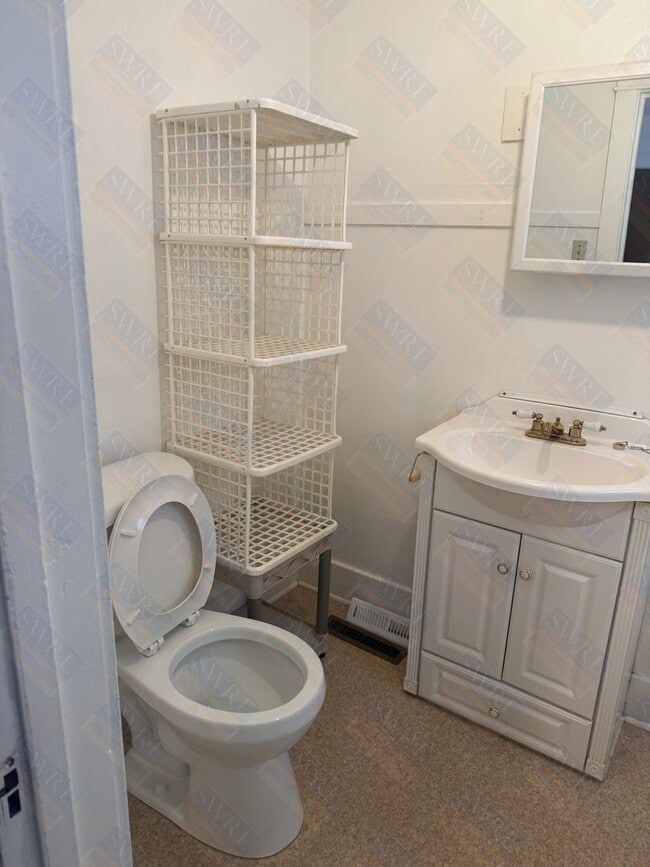 Photo - 915 Lee St Unit 1/2