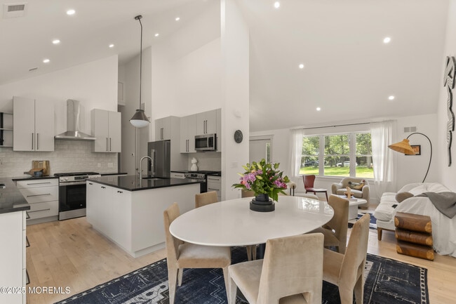 Building Photo - 1406 Transit Ave