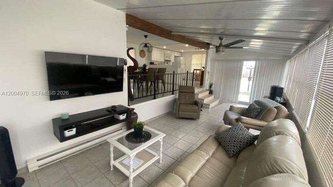 Photo - 219 W Lake Dr