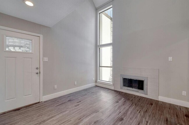 Photo - 935 La Posada Dr Unidad 212