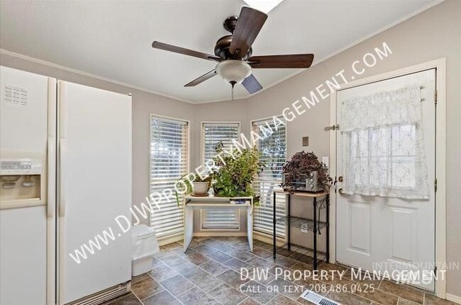 Photo - 3320 Airport Rd