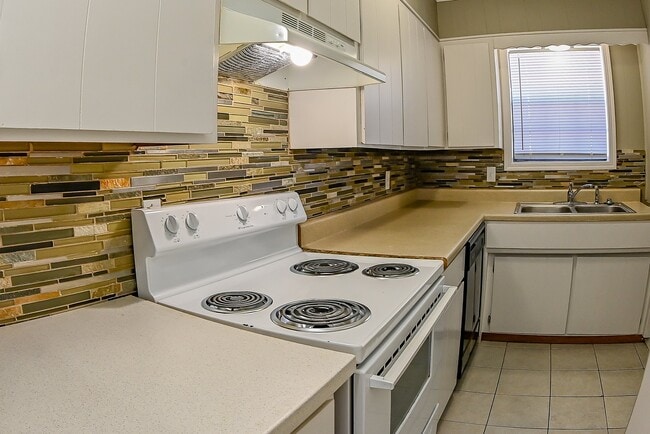 Photo - 2054 Garland Ave