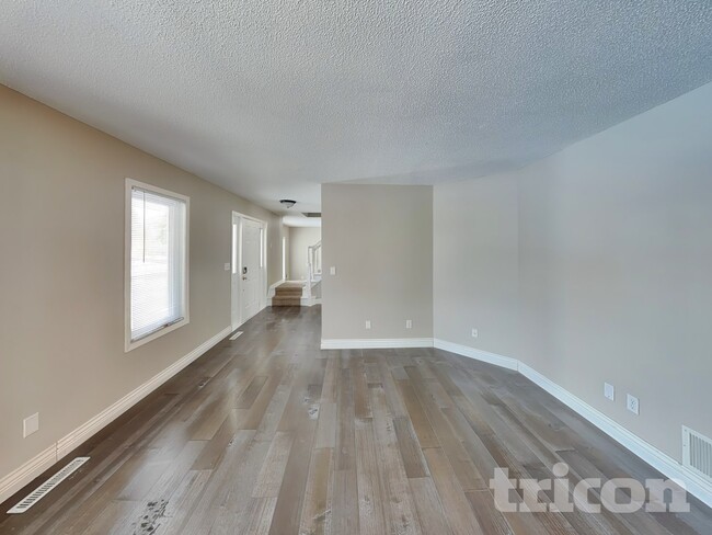 Photo - 11893 Dunhill Rd