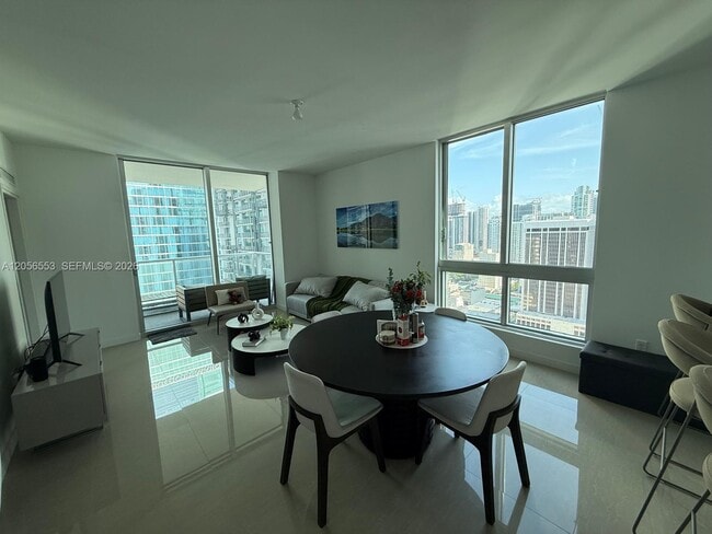 Photo - 300 S Biscayne Blvd Unit T-3301