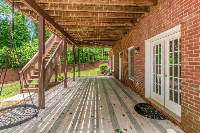 Photo - Luxury 5-bedroom 4-bath home in the beautiful city of Alpharetta