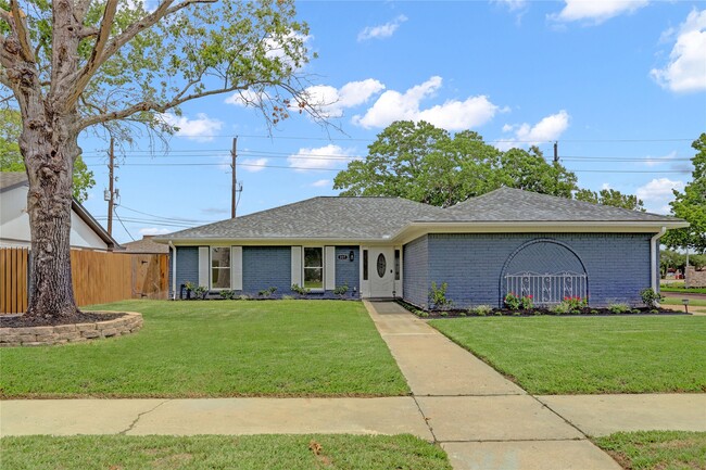 Photo - 327 Gentilly Dr Casa