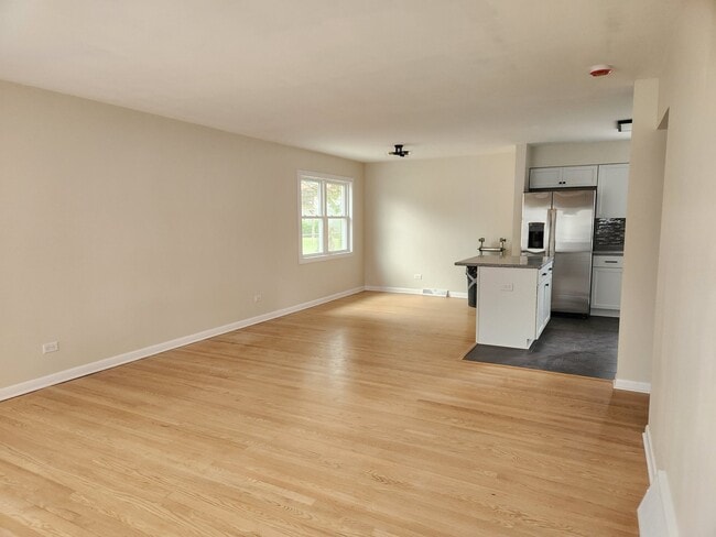 Photo - 33 Cranbrook Dr