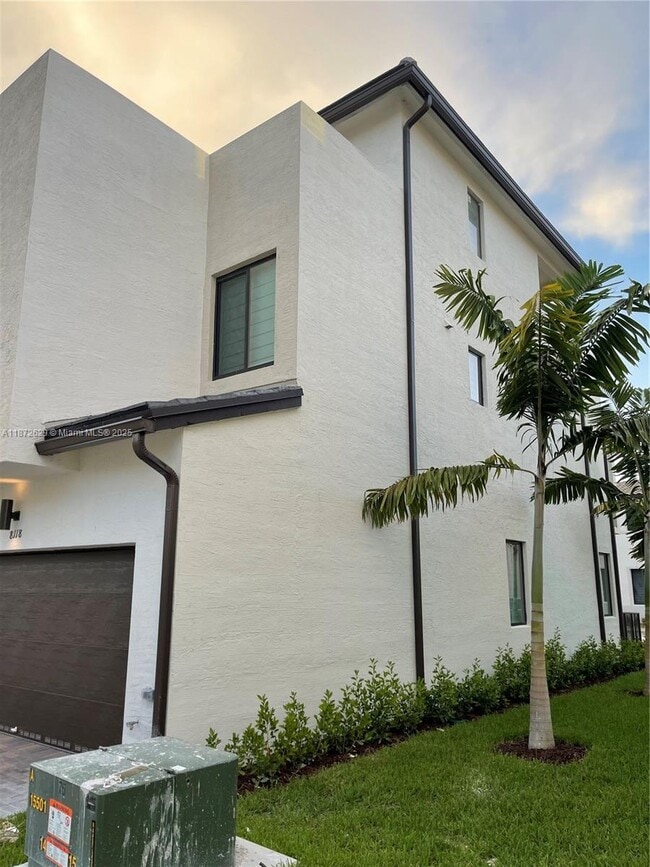 Photo - 8118 NW 42nd St