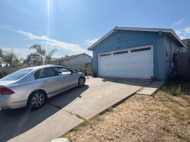 Photo - 8695 Belfast Cir