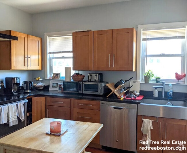 Building Photo - 41 Belknap St Unit 2 Rental