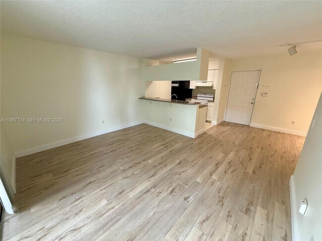 Photo - 410 S Park Rd Unit 1-105