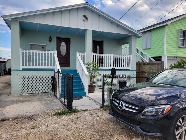 D4-10 10th Ave Unidad c unit