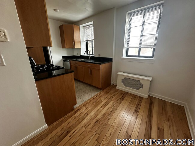 Photo - 60 Brattle St Unidad 406