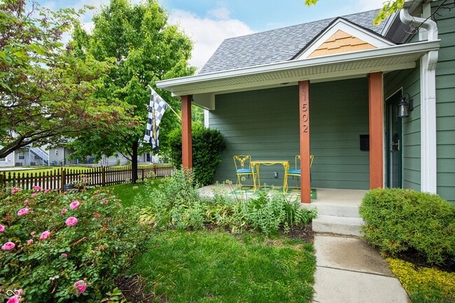 Building Photo - 1502 Woodlawn Ave
