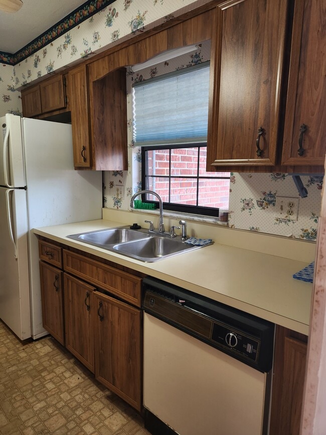 Photo - 415 Shangri La Cir