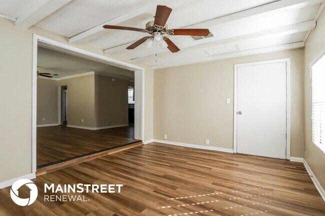 Photo - 2233 Bourget Dr