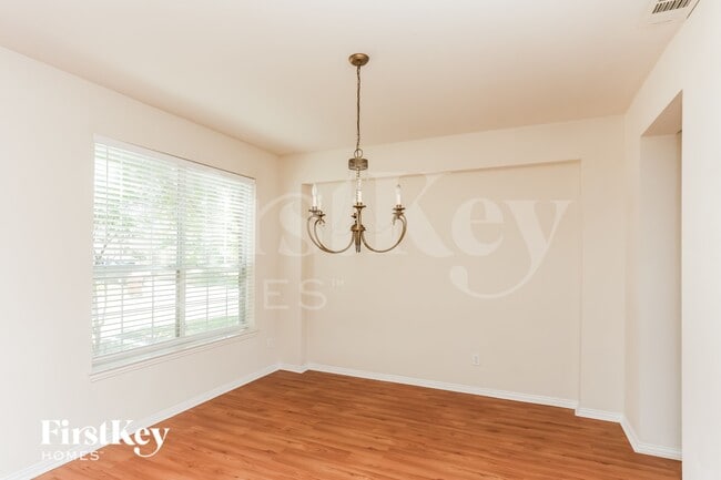 Photo - 3213 Bloomfield Trail