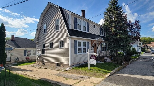 Alsace St #204 Manchester NH - Alsace St #204 Manchester NH Apartment Unit -2