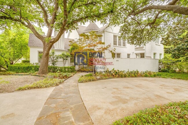 Photo - Charming Monticello Townhome – 4 Beds, Updated Kitchen & On-Site Parking Unit A