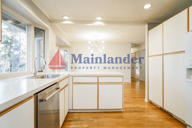 Photo - Beautiful 4 Bedroom Home with Terraced Backyard.