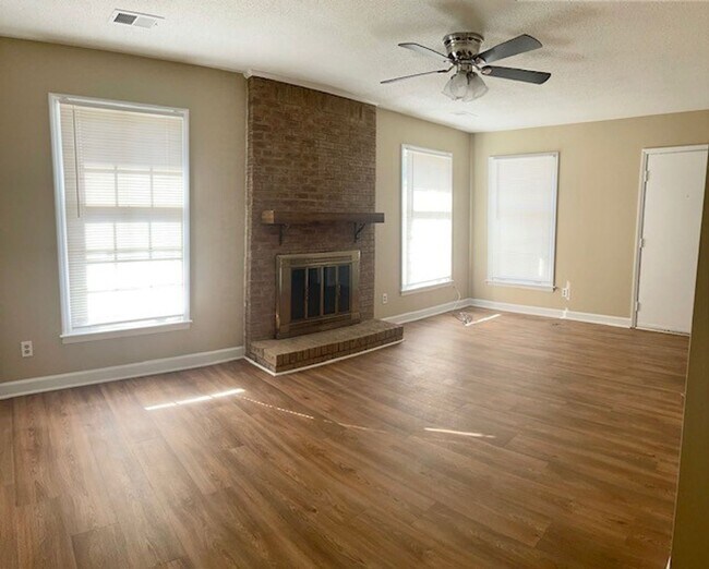 Adorable Ranch in East Charlotte, RENT SP... House House Rental in