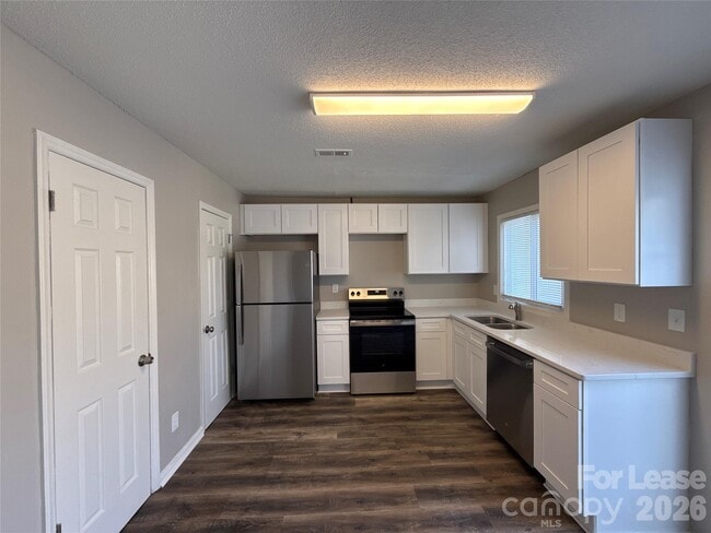 Photo - 300 N Main St Unit 4