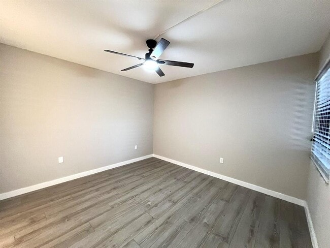 Photo - 5212 Lake Village Dr Unit 73