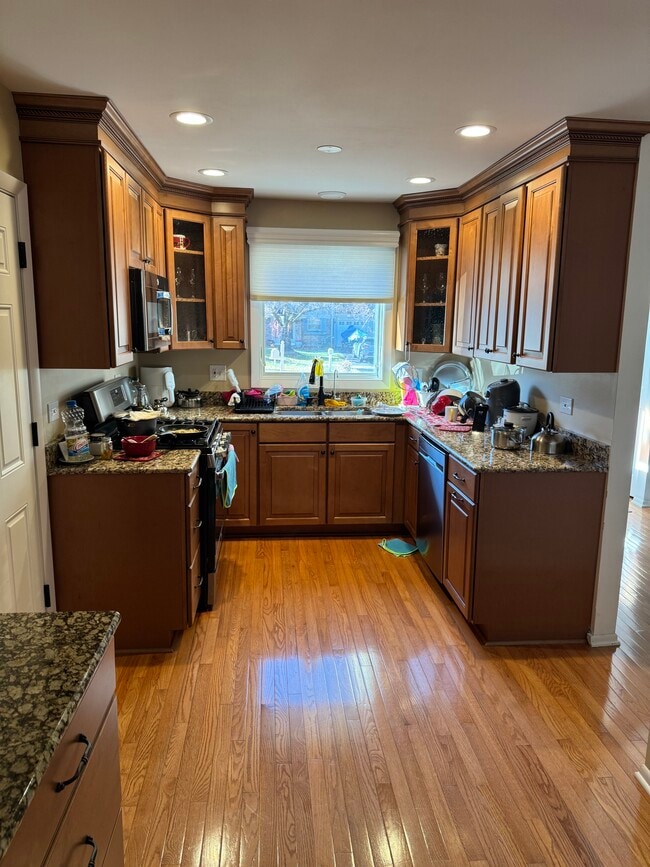 Photo - 7S485 Lynn Dr