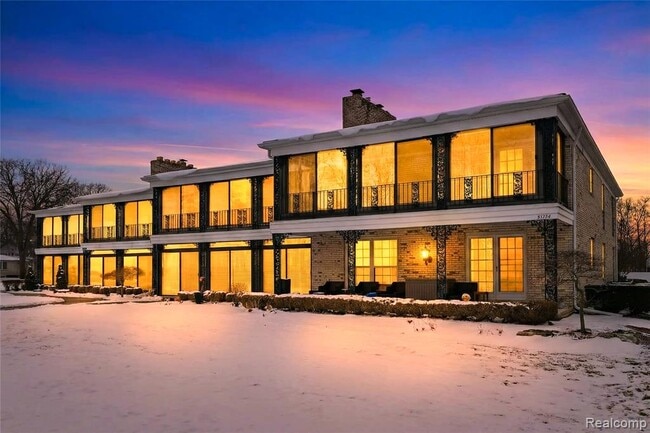 Building Photo - 24356 E River Rd Unit 14