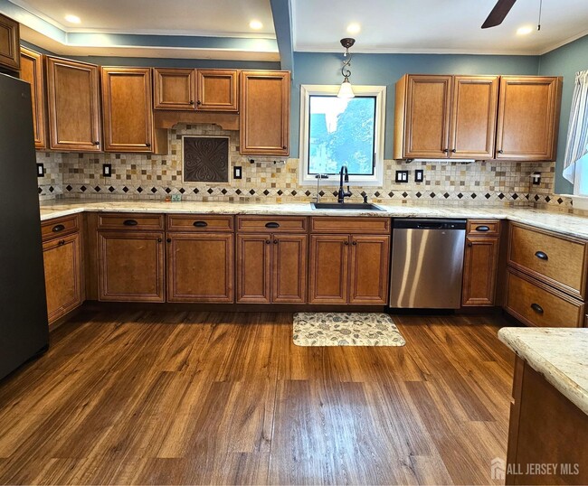 Photo - 229 Harris Ave