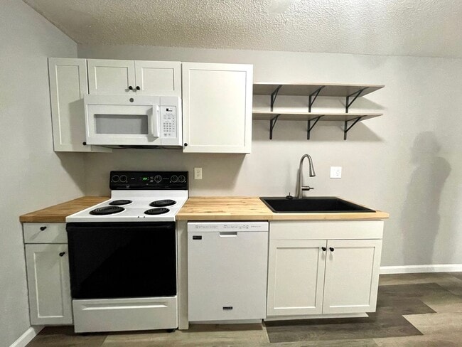 Photo - 8 Rossfield Cove Unit L/S (B)