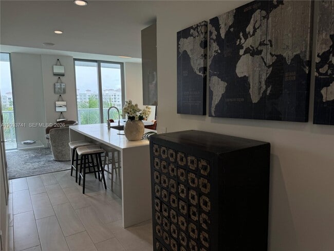 Photo - 2000 Metropica Wy Unit 417