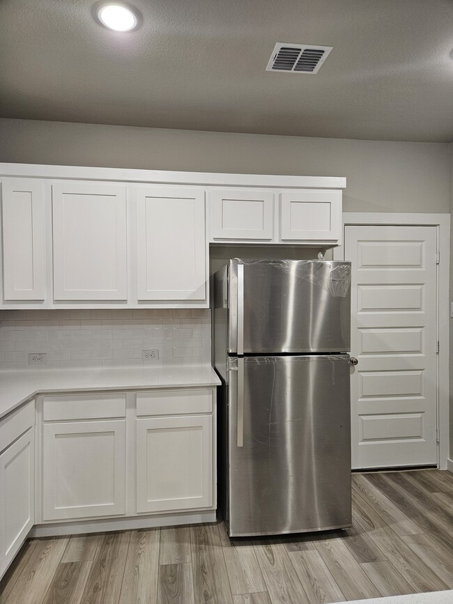 Photo - 2717 Green River Rd