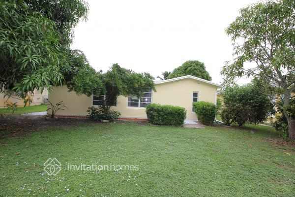 Photo - 5365 SW 10th Ct