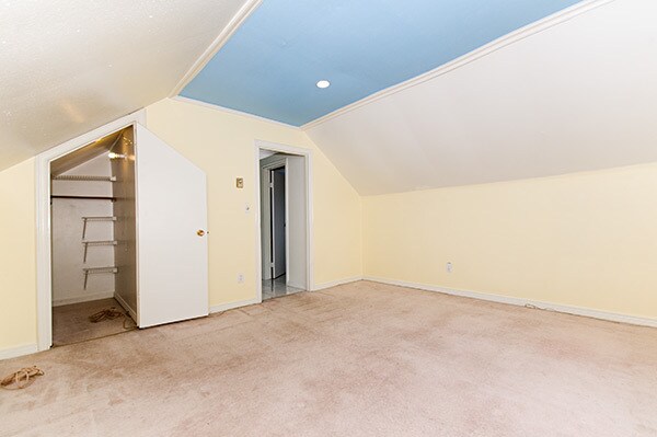 Photo - 870 19th Av W